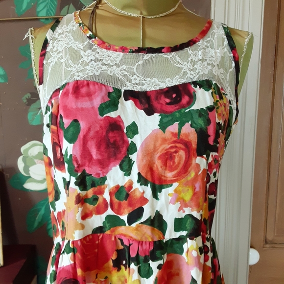KIRRA Mini Floral Sleeveless Dress with Lace - Picture 2 of 10